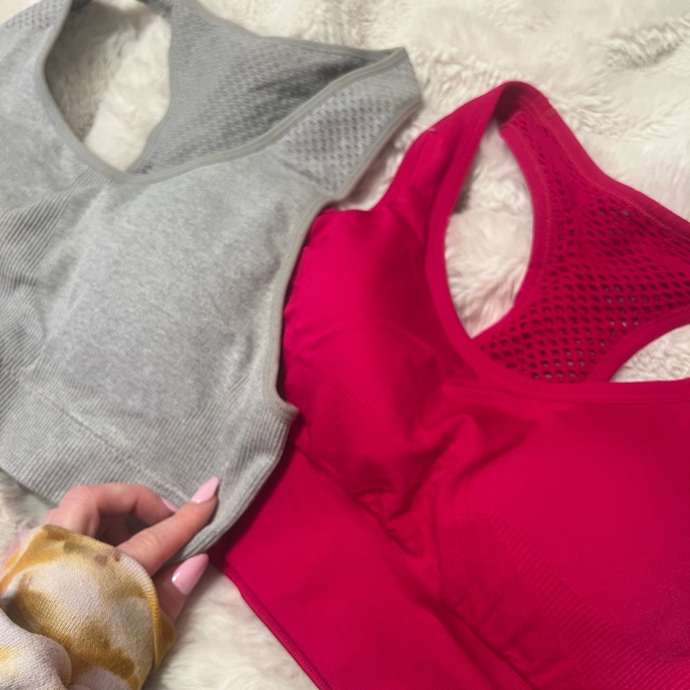 2 sports bras